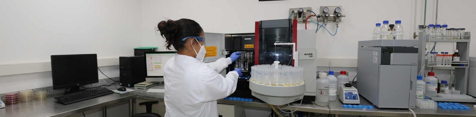 Laboratorios CORHUILA