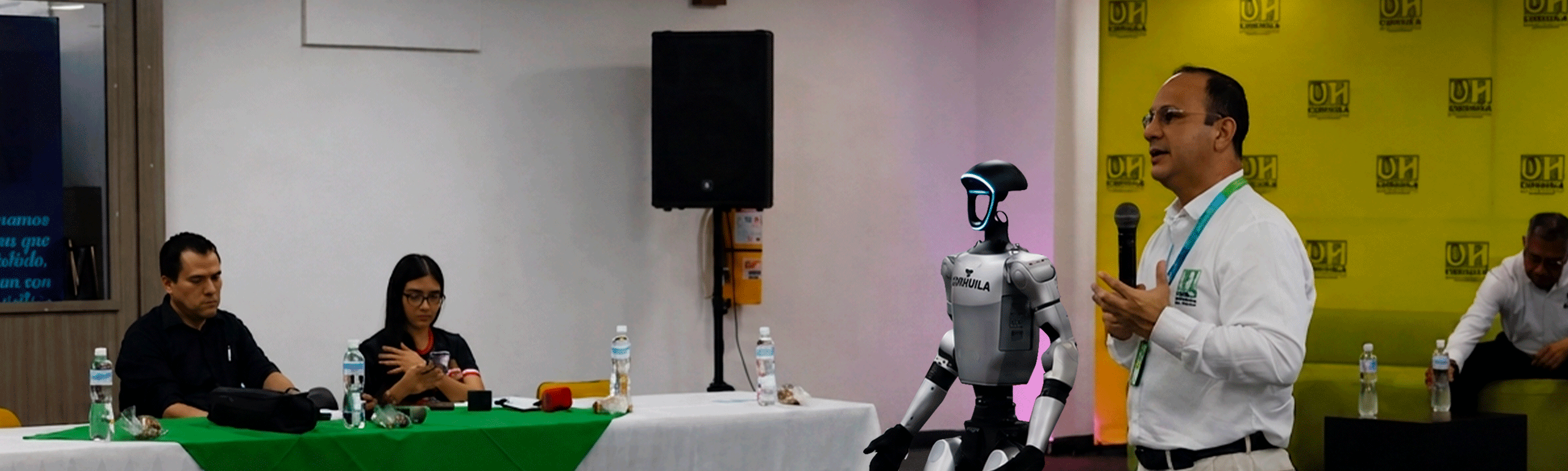 El primer robot humanoide del Huila es de CORHUILA